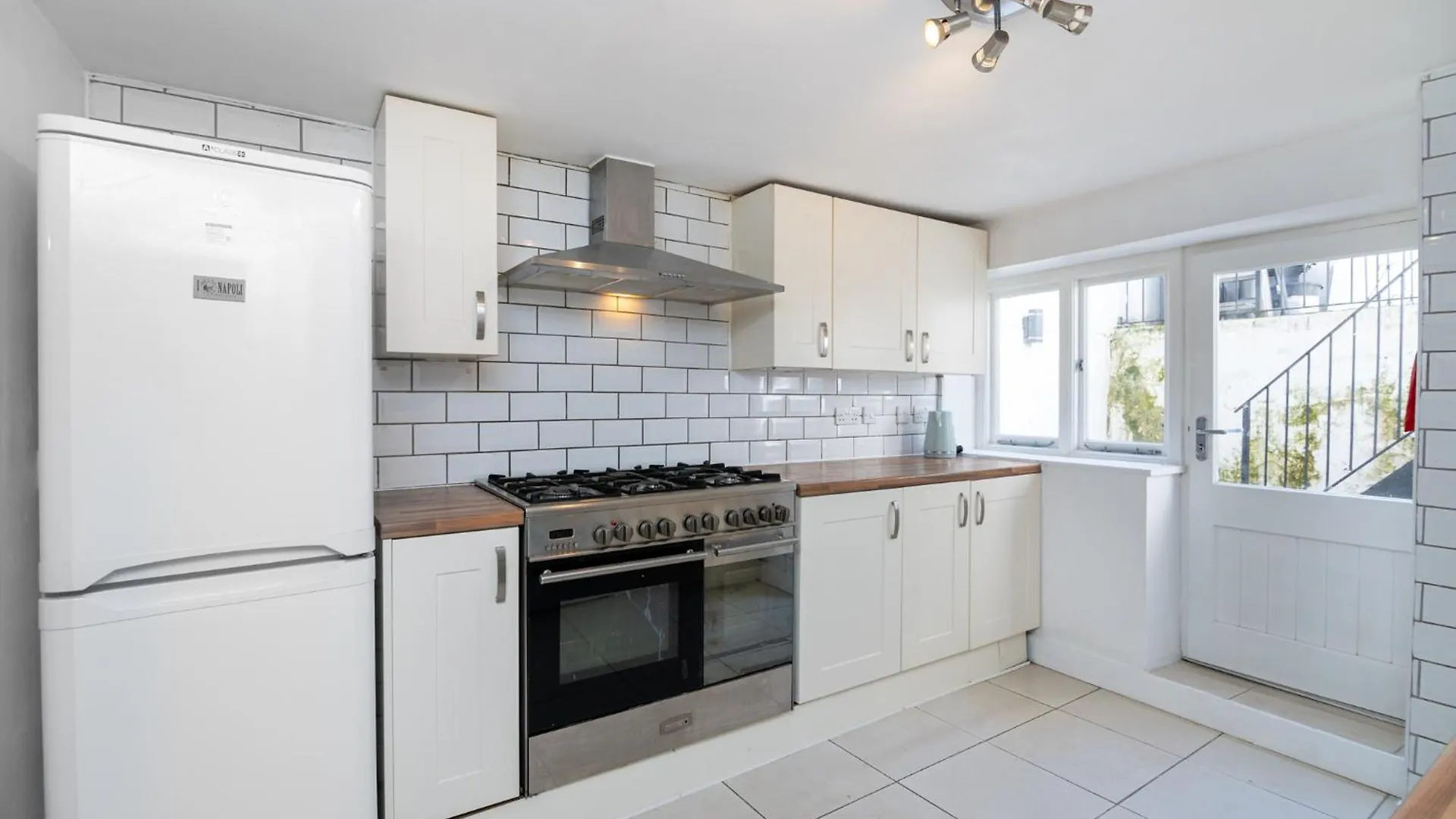 Guest house Lovely House Refurbished London