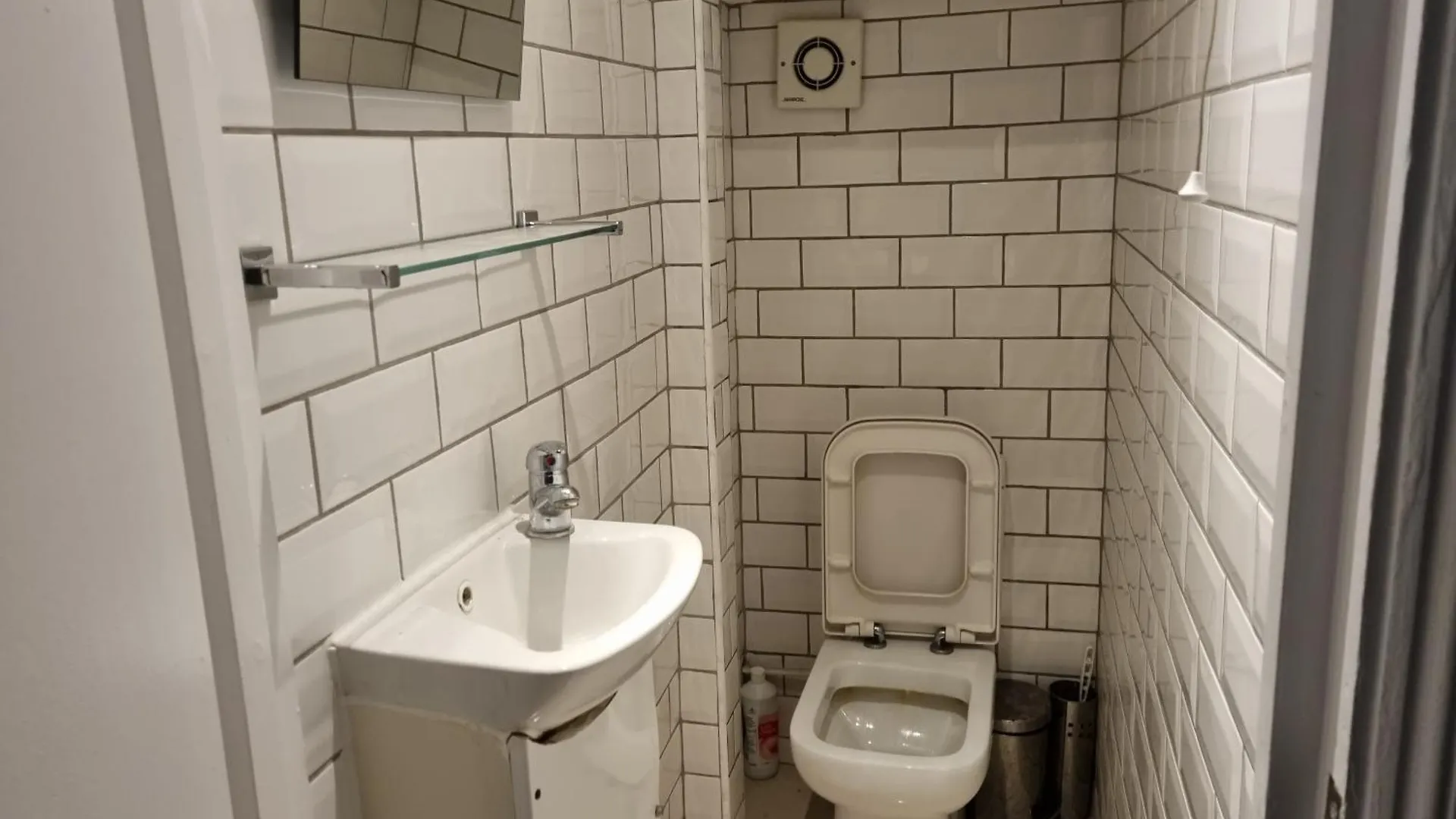 Guest house Lovely House Refurbished London United Kingdom