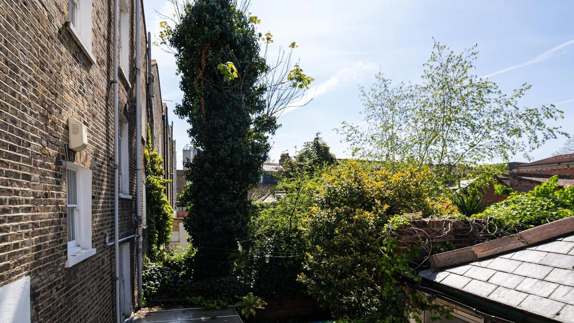 Lovely House Refurbished London Guest house